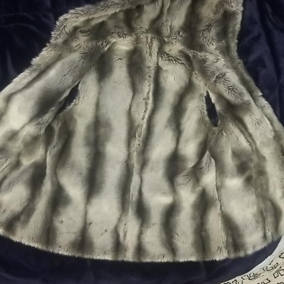 Vest - Picture 2 of 2